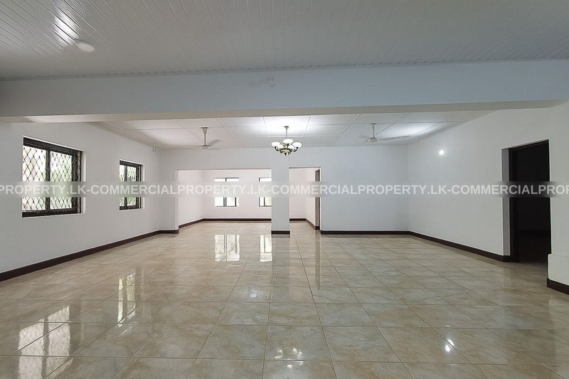 Solar Powered Office Floor | For Rent in Colombo 10