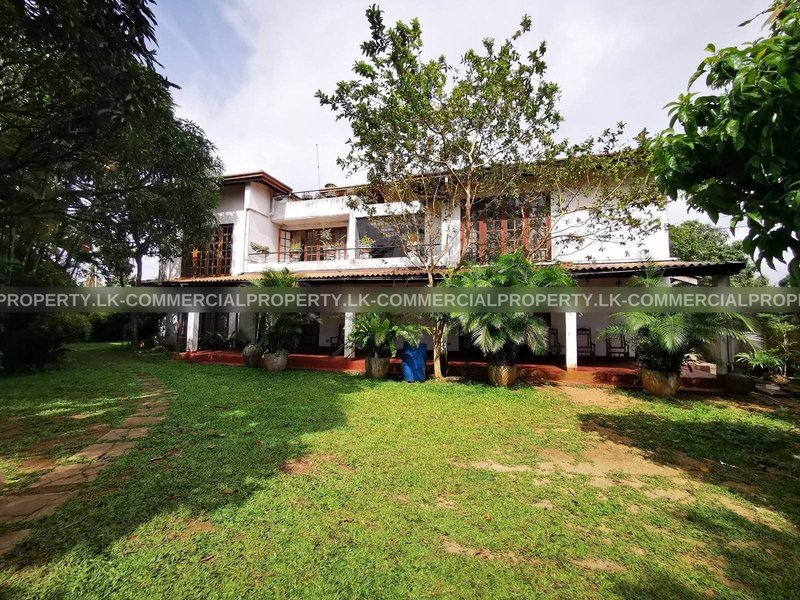 Large Two Story House for Rent in Nugegoda