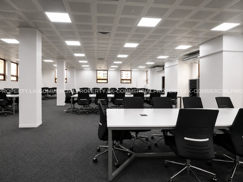 100 Seats - Fully Furnished Serviced Office Workstations for Rent in Colombo 02
